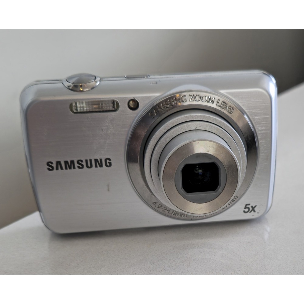 Samsung PL20 Digital Camera 14.2MP 5x Zoom - Picture 2 of 8